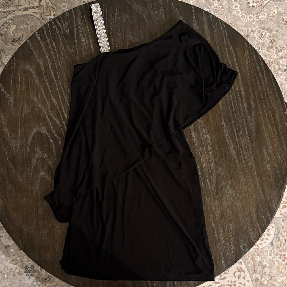 Roz & Ali Black One-Shoulder Top with Embellished Strap